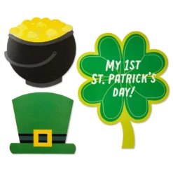 Hallmark Baby's First Holidays Pics 'n' Props Kit -Hallmark Toys Shop Babys 1st Holidays Photo Prop Frame Kit 1BBY4822 10