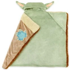 Hallmark Star Wars: The Mandalorian™ The Child™ Grogu™ Hooded Blanket 5 Hallmark Star Wars: The Mandalorian™ The Child™ Grogu™ Hooded Blanket -Hallmark Toys Shop Star Wars The Mandalorian The Child Grogu Blanket With Hood 1BBY4743 03